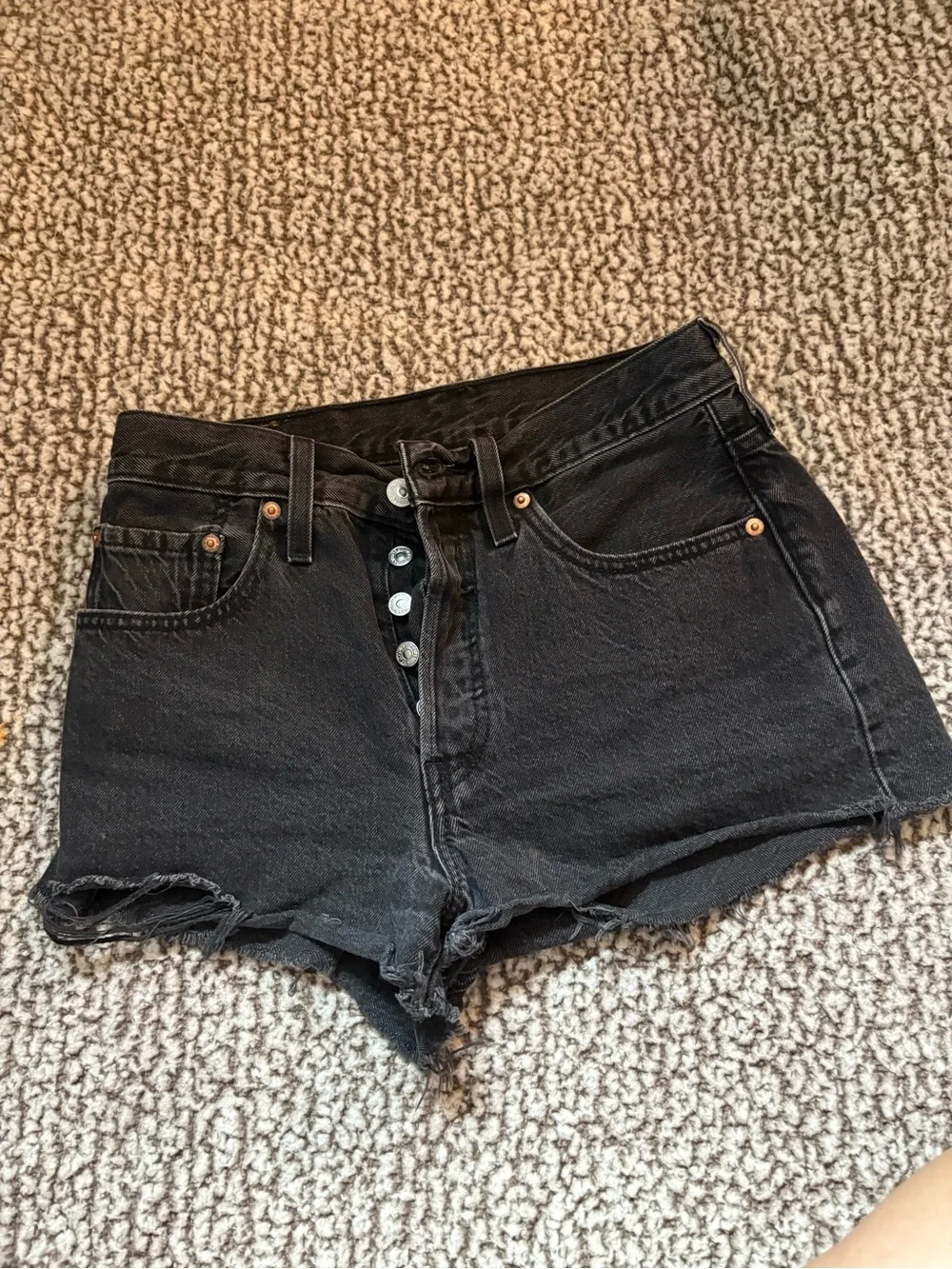 Levi's Black High-Rise Button-Fly Distressed Denim Shorts - Picture 1 of 6